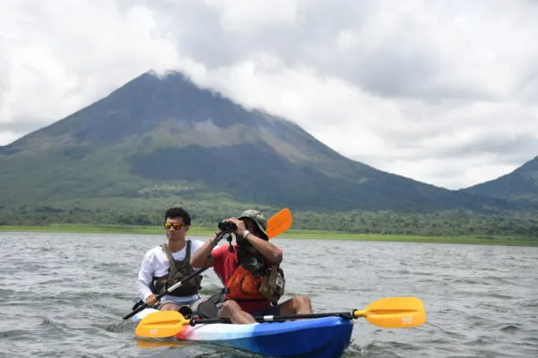 lake arenal kayak tour